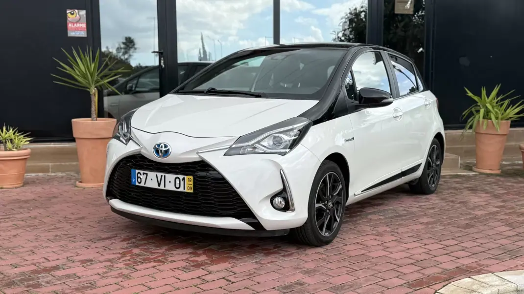 Toyota Yaris 2018 - 16990 EUR, 80000 km - AUTO.MOTO.pt - 80000km - foto 14 de 29