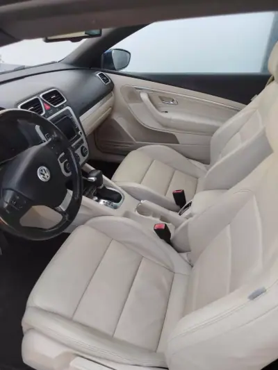 Volkswagen EOS 2010 - 12200 EUR, 159060 km - AUTO.MOTO.pt - 159060km - foto 9 de 15