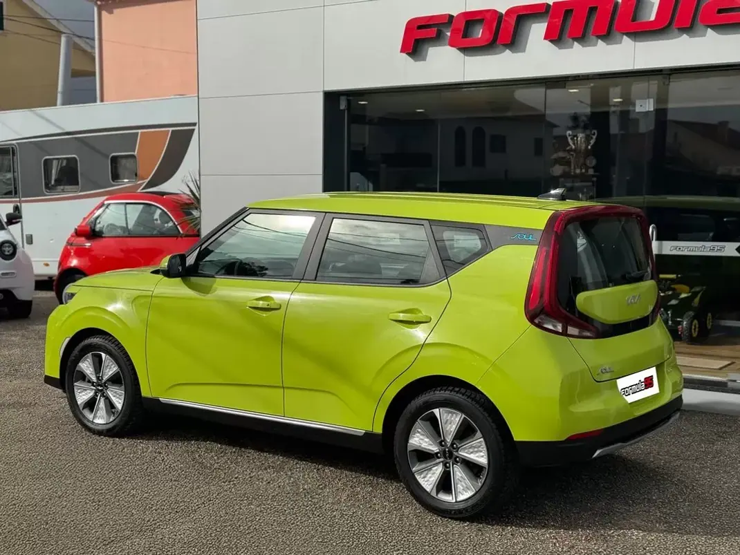 Kia e-Soul 2021 - 15900 EUR, 69728 km - AUTO.MOTO.pt - 69728km - foto 4 de 30