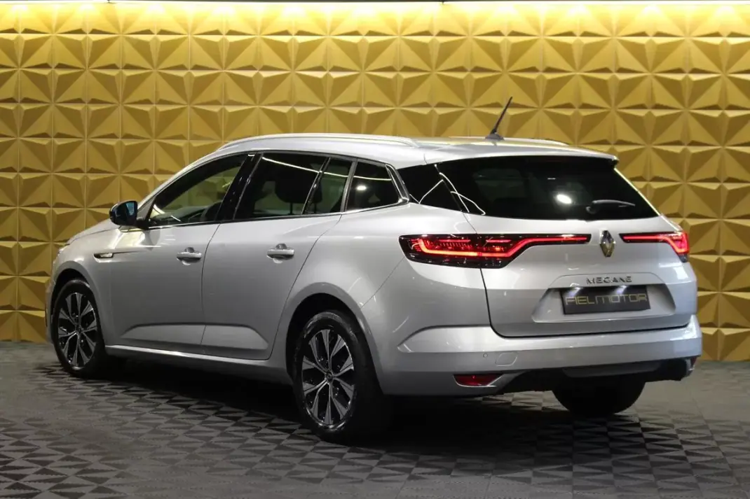 Renault Mégane Sport Tourer 2021 - 14250 EUR, 168000 km - 168000km - foto 9 de 28