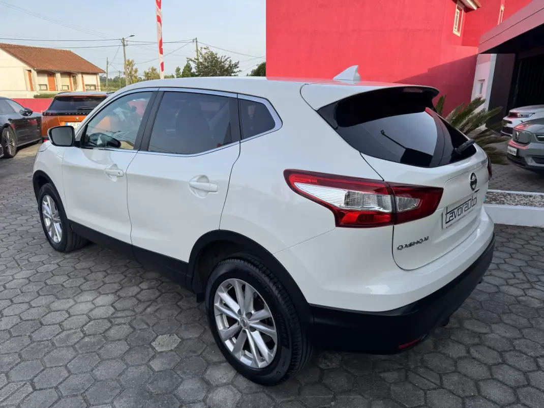Nissan Qashqai 2015 - 11500 EUR, 258000 km - AUTO.MOTO.pt - 258000km - foto 6 de 36