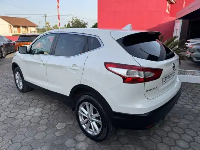 Nissan Qashqai 2015 - 11500 EUR, 258000 km - AUTO.MOTO.pt - 258000km - foto 6 de 36