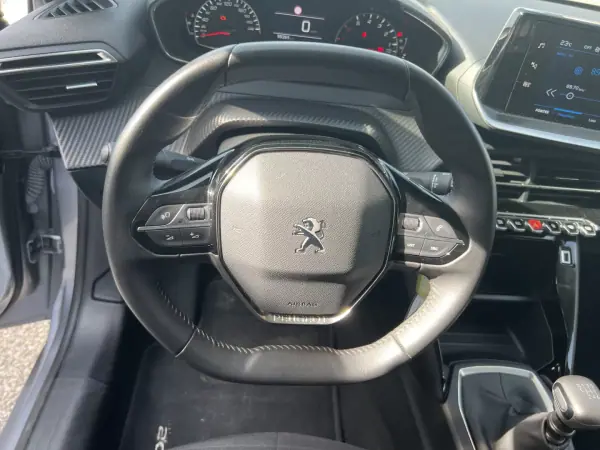 Peugeot 208 2022 - 15250 EUR, 59300 km - AUTO.MOTO.pt - 59300km - foto 14 de 19