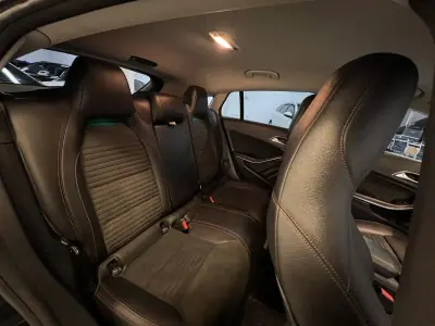 Mercedes-Benz CLA 200 2018 - 20990 EUR, 165000 km - AUTO.MOTO.pt - 165000km - foto 8 de 33