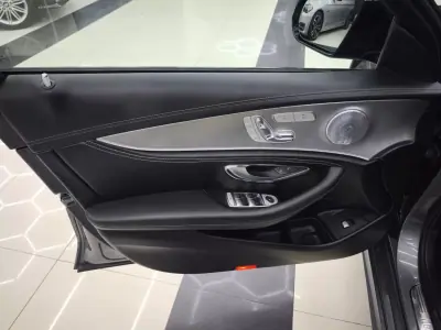 Mercedes-Benz E 220 2018 - 32950 EUR, 118099 km - AUTO.MOTO.pt - 118099km - foto 24 de 48