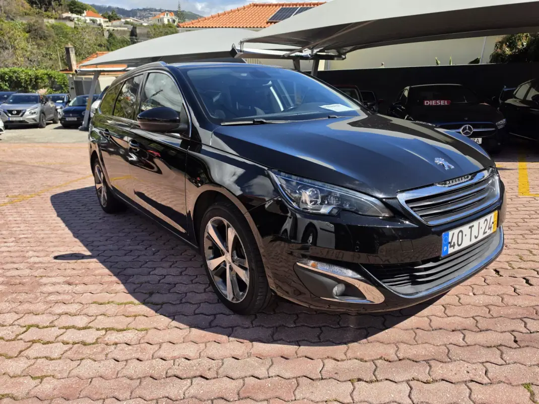 Peugeot 308 SW 2017 - 12450 EUR, 110000 km - AUTO.MOTO.pt - 110000km - foto 1 de 6