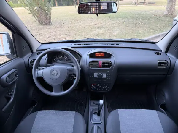 Opel COMBO 2011 - 8965 EUR, 85000 km - AUTO.MOTO.pt - 85000km - foto 19 de 33