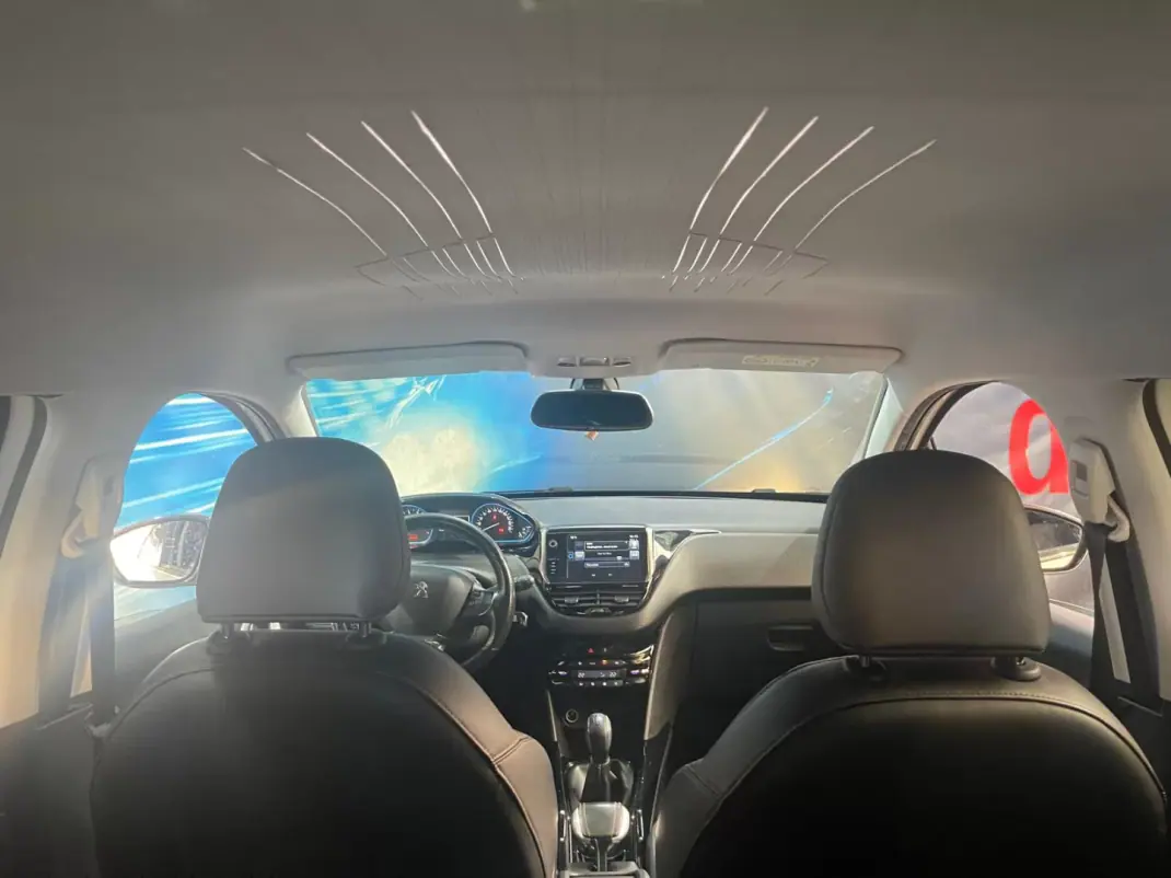 Peugeot 2008 2015 - 8500 EUR, 166000 km - AUTO.MOTO.pt - 166000km - foto 32 de 44