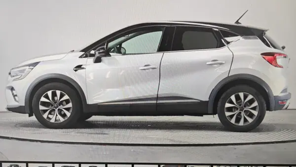 Renault Captur 2021 - 15000 EUR, 138000 km - 138000km - foto 2 de 9