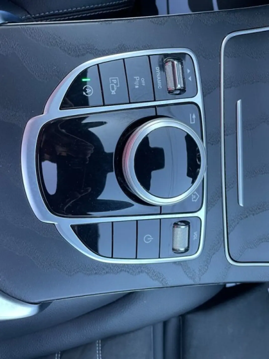 Mercedes-Benz C 220 2018 - 32500 EUR, 120400 km - AUTO.MOTO.pt - 120400km - foto 27 de 40