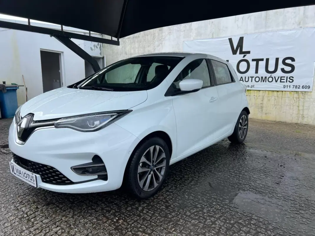 Renault Zoe 2021 - 14750 EUR, 47700 km - AUTO.MOTO.pt - 47700km - foto 2 de 11
