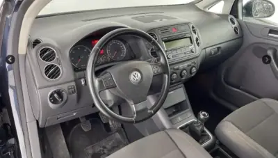 Volkswagen Golf Plus 2008 - 95 EUR, 202113 km - AUTO.MOTO.pt - 202113km - foto 7 de 9