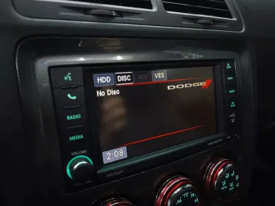 Dodge Challenger 2013 - 53950 EUR, 103962 km - AUTO.MOTO.pt - 103962km - foto 31 de 40