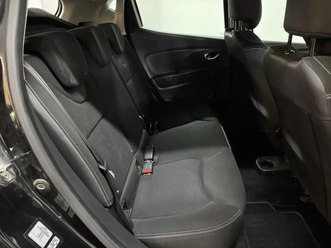 Renault Clio 2012 - 5750 EUR, 228000 km - AUTO.MOTO.pt - 228000km - foto 37 de 44
