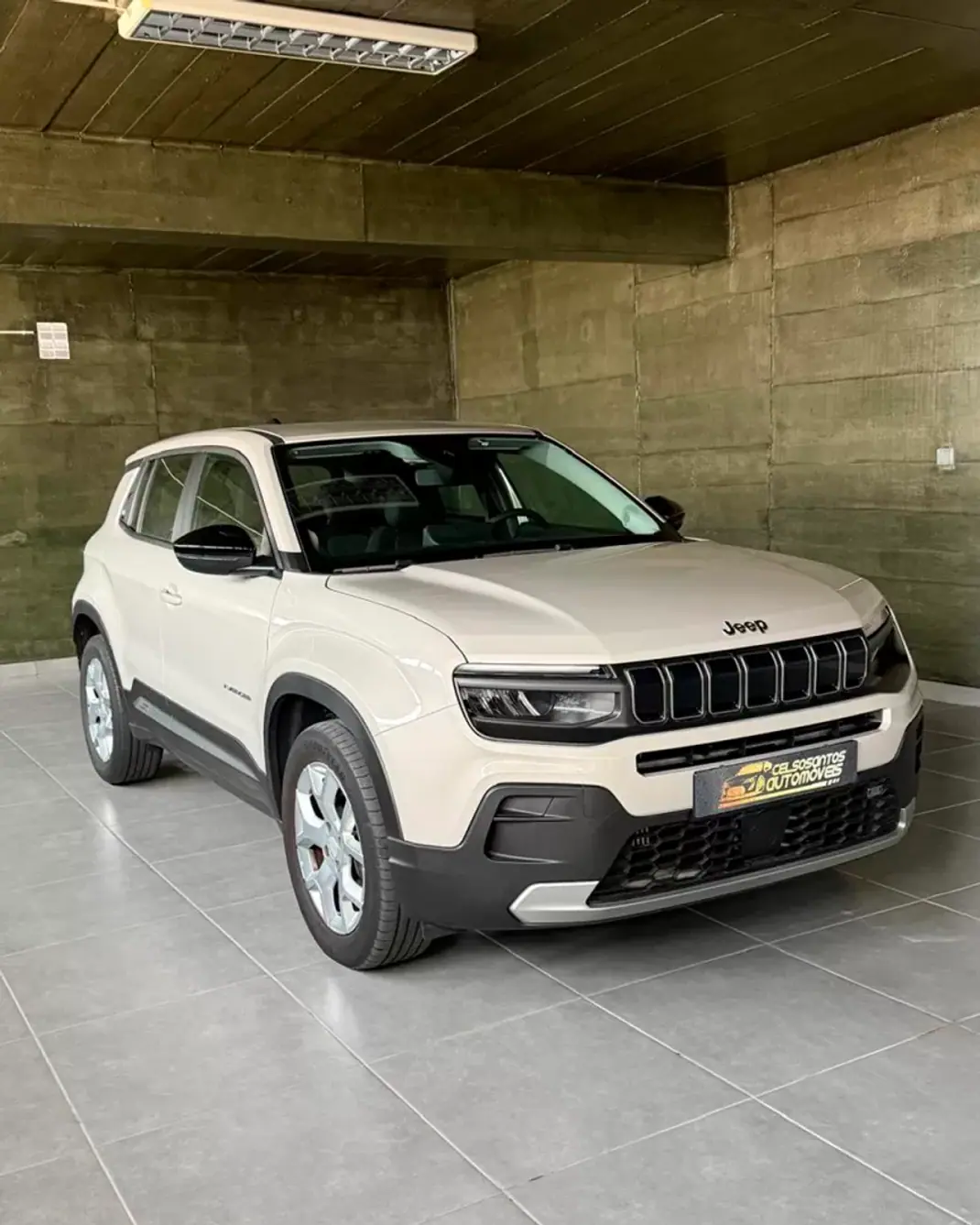 Jeep Avenger 2024 - 19100 EUR, 48200 km - AUTO.MOTO.pt - 48200km - foto 1 de 13