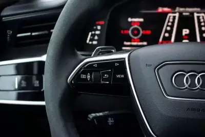Audi RS6 Avant 2021 - 119000 EUR, 79216 km - AUTO.MOTO.pt - 79216km - foto 12 de 17