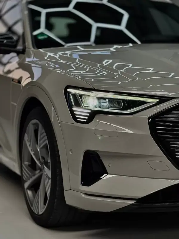 Audi Q8 e-Tron Sportback 2021 - 33950 EUR, 159218 km - AUTO.MOTO.pt - 159218km - foto 17 de 28