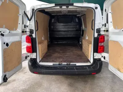 Citroën Jumpy 2019 - 17990 EUR, 126251 km - AUTO.MOTO.pt - 126251km - foto 13 de 14
