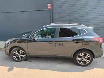 Nissan Qashqai 2017 - 15900 EUR, 175000 km - AUTO.MOTO.pt - 175000km - foto 6 de 6