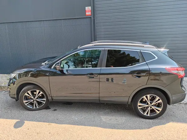 Nissan Qashqai 2017 - 15900 EUR, 175000 km - AUTO.MOTO.pt - 175000km - foto 6 de 6