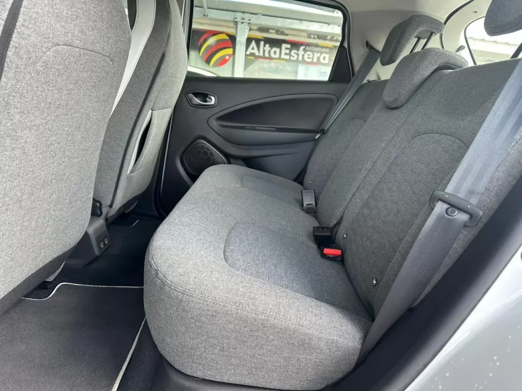 Renault Zoe 2020 - 17900 EUR, 44039 km - AUTO.MOTO.pt - 44039km - foto 29 de 33