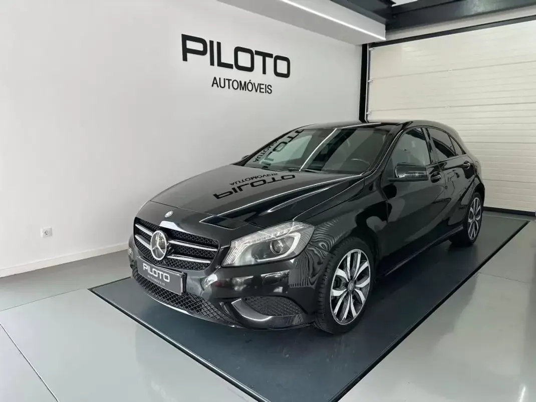 Mercedes-Benz A 180 2013 - 13490 EUR, 211541 km - AUTO.MOTO.pt - 211541km - foto 1 de 23