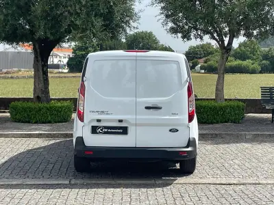 Ford Transit Connect 2018 - 12900 EUR, 138000 km - AUTO.MOTO.pt - 138000km - foto 8 de 37