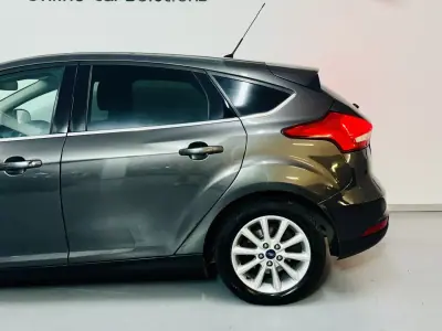 Ford Focus 2015 - 9750 EUR, 182000 km - AUTO.MOTO.pt - 182000km - foto 15 de 49