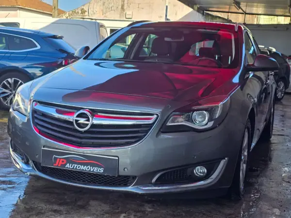 Opel Insignia Sports Tourer 2017 - 9999 EUR, 205000 km - AUTO.MOTO.pt - 205000km - foto 3 de 14