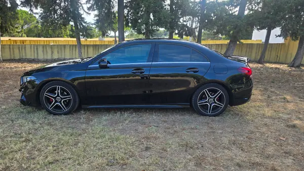 Mercedes-Benz A 180 Limousine 2020 - 20000 EUR, 230000 km - AUTO.MOTO.pt - 230000km - foto 8 de 10