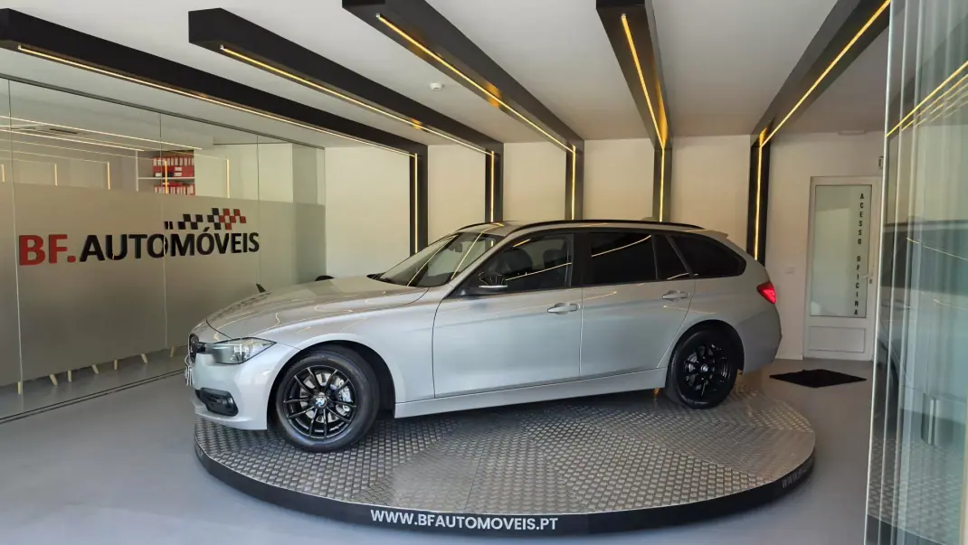 BMW 318 2017 - 17900 EUR, 165210 km - 165210km - foto 13 de 55