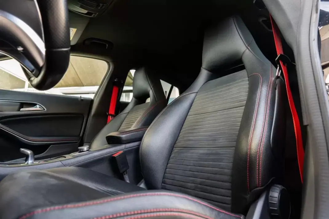 Mercedes-Benz CLA 45 AMG 2015 - 29900 EUR, 90463 km - AUTO.MOTO.pt - 90463km - foto 2 de 14
