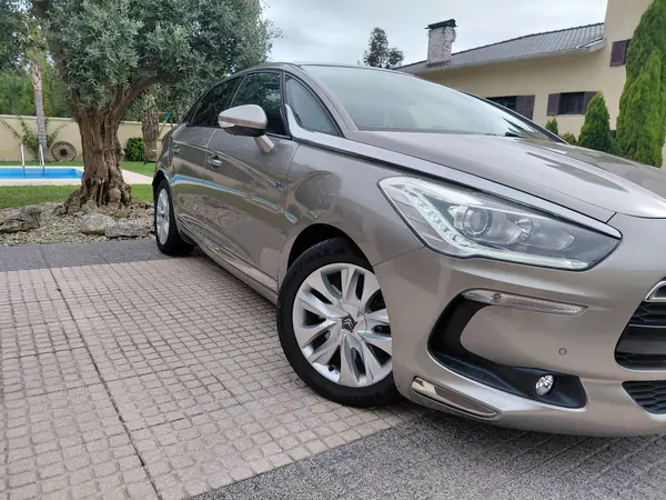DS DS5 2.0 Hybrid4 Sport Chic 2013 Híbrido (Diesel)