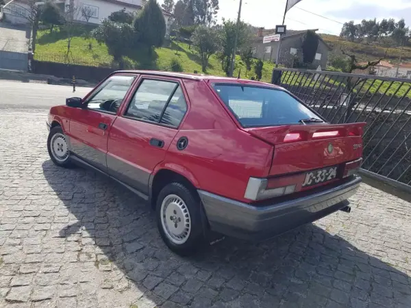 Alfa Romeo 33 1989 - 7500 EUR, 158776 km - AUTO.MOTO.pt - 158776km - foto 8 de 35