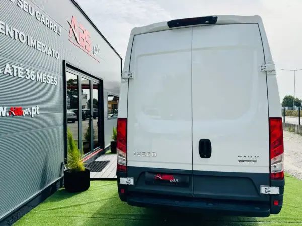 Iveco Daily 2019 - 23500 EUR, 190000 km - AUTO.MOTO.pt - 190000km - foto 8 de 23