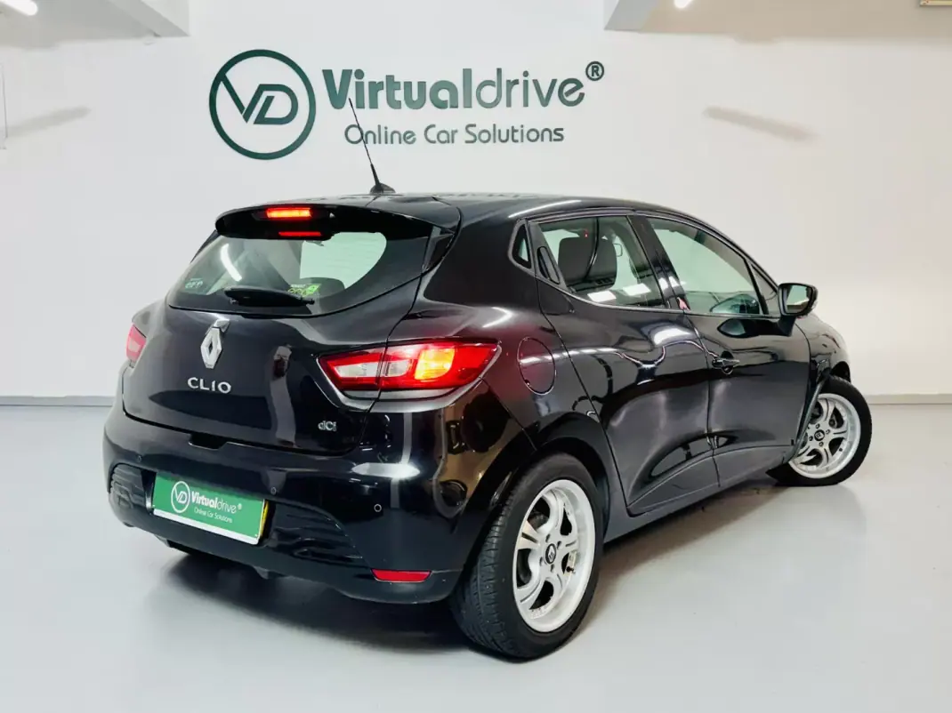 Renault Clio 2012 - 5750 EUR, 228000 km - AUTO.MOTO.pt - 228000km - foto 5 de 44