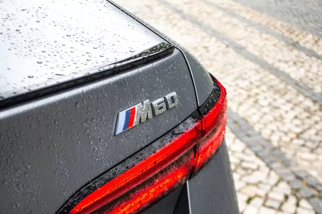 BMW i5 2023 - 74990 EUR, 17145 km - AUTO.MOTO.pt - 17145km - foto 15 de 60