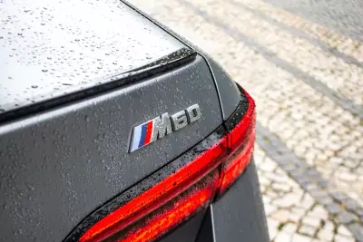 BMW i5 2023 - 74990 EUR, 17145 km - AUTO.MOTO.pt - 17145km - foto 15 de 60