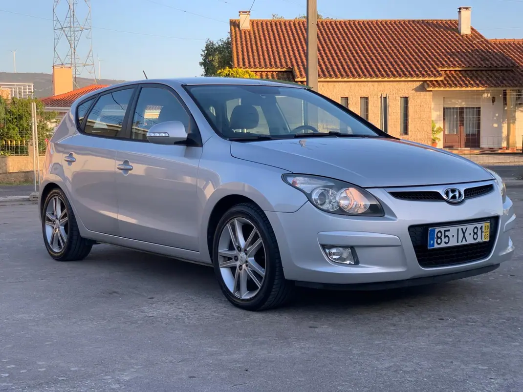 Hyundai i30 2010 - 5250 EUR, 227460 km - AUTO.MOTO.pt - 227460km - foto 2 de 13