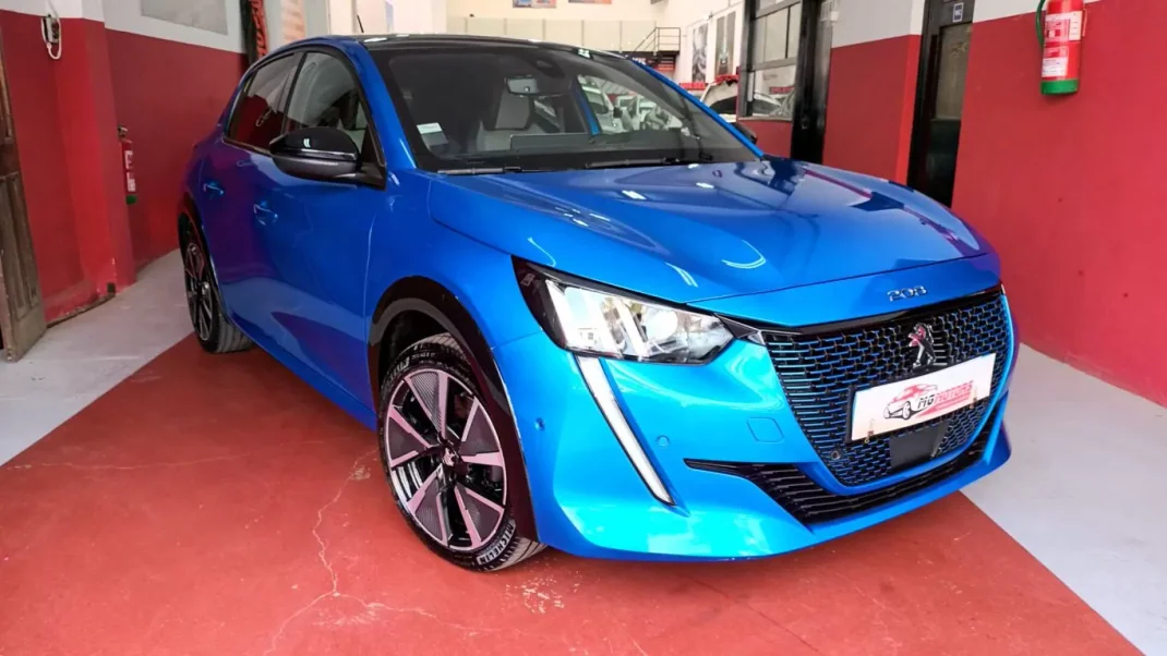 Peugeot e-208 2020 - 22890 EUR, 12197 km - AUTO.MOTO.pt - 12197km - foto 1 de 77