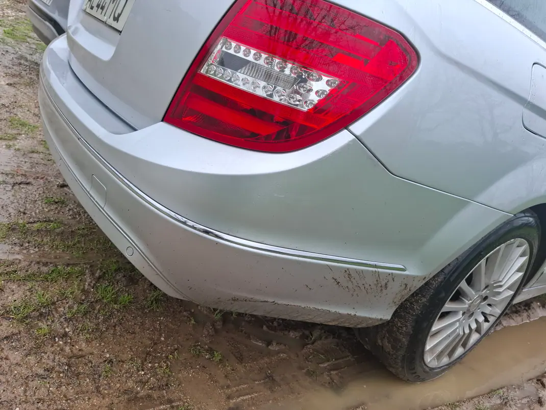 Mercedes-Benz C 220 2012 - 8000 EUR, 378000 km - AUTO.MOTO.pt - 378000km - foto 2 de 4