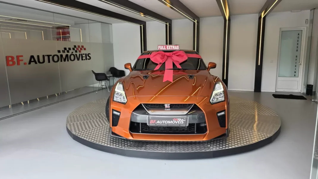 Nissan GT-R 2017 - 145000 EUR, 54312 km - AUTO.MOTO.pt - 54312km - foto 11 de 57