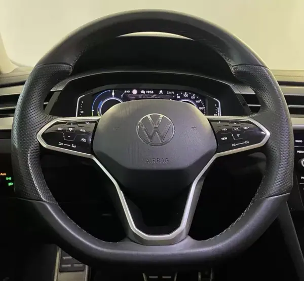 Volkswagen Arteon Shooting Brake 2021 - 27950 EUR, 91000 km - AUTO.MOTO.pt - 91000km - foto 16 de 41