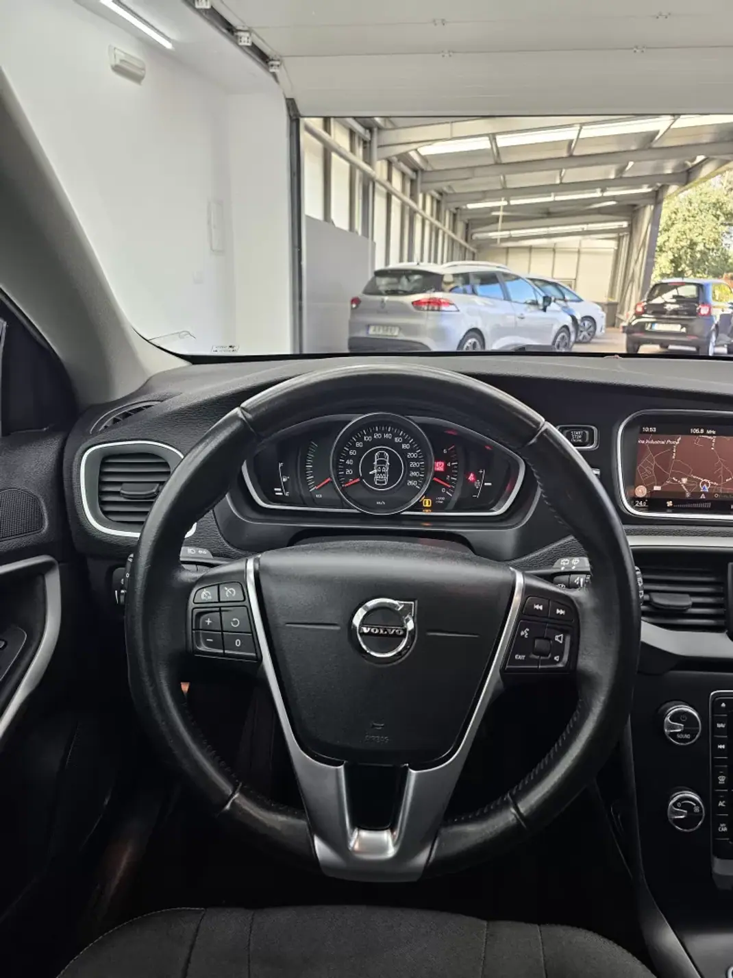 Volvo V40 Cross Country 2018 - 15000 EUR, 106816 km - 106816km - foto 38 de 40