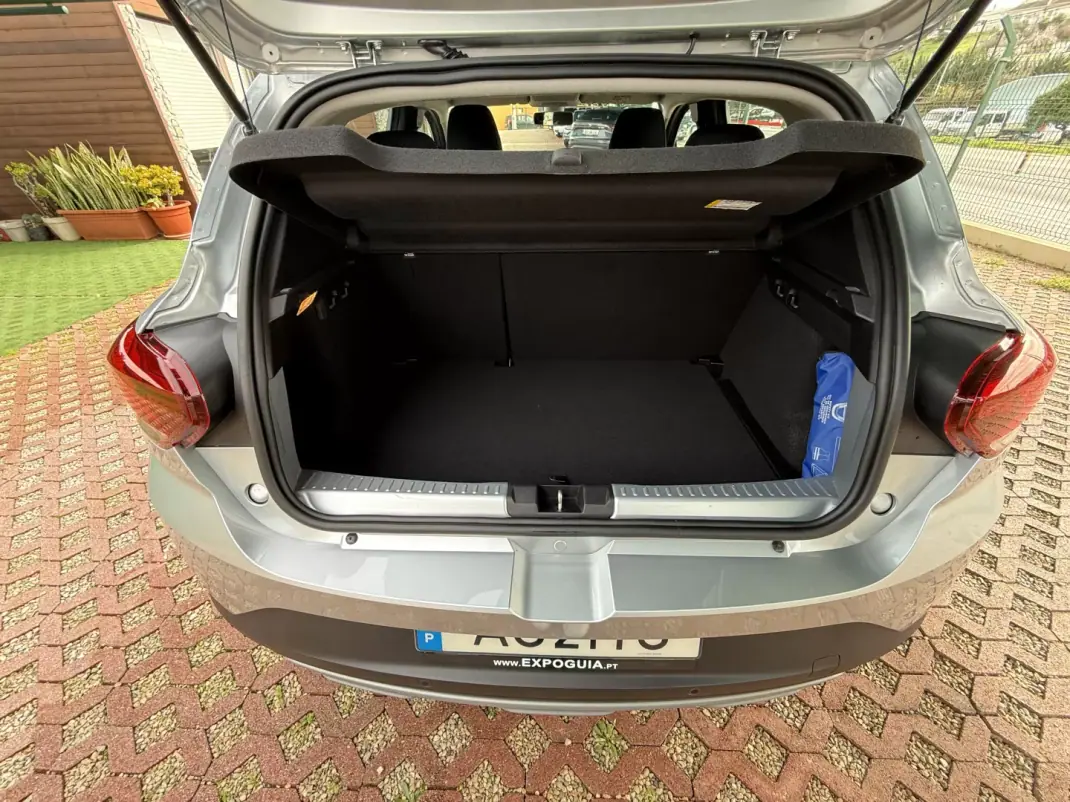 Dacia Sandero 2022 - 15600 EUR, 27510 km - AUTO.MOTO.pt - 27510km - foto 18 de 19