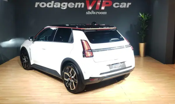 Renault 5 2025 - 29500 EUR, 12000 km - AUTO.MOTO.pt - 12000km - foto 8 de 16
