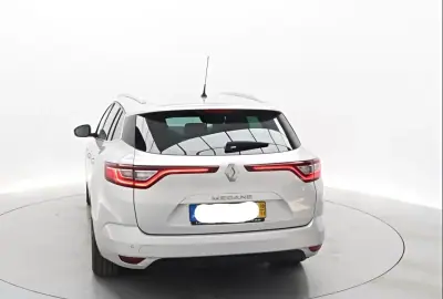 Renault Mégane Sport Tourer 2019 - 13500 EUR, 143305 km - AUTO.MOTO.pt - 143305km - foto 5 de 13