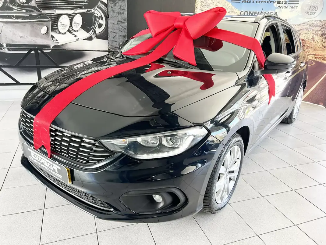 Fiat Tipo Station Wagon 2017 - 10900 EUR, 89825 km - AUTO.MOTO.pt - 89825km - foto 1 de 23