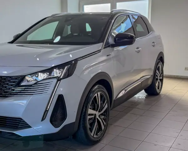 Peugeot 3008 2021 - 22500 EUR, 140511 km - AUTO.MOTO.pt - 140511km - foto 2 de 25