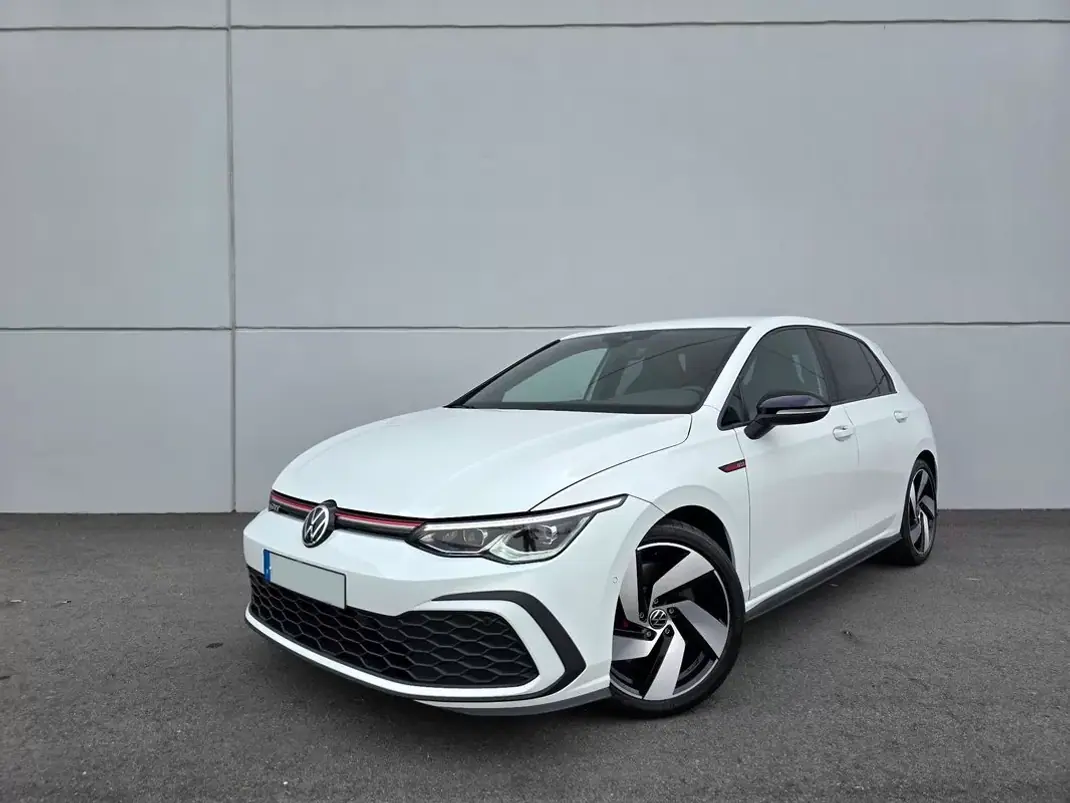 Volkswagen Golf 2021 - 31000 EUR, 38400 km - AUTO.MOTO.pt - 38400km - foto 1 de 42